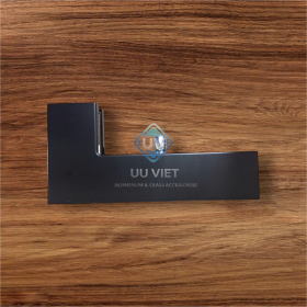 KẸP KÍNH GÓC L ĐEN VICKINI