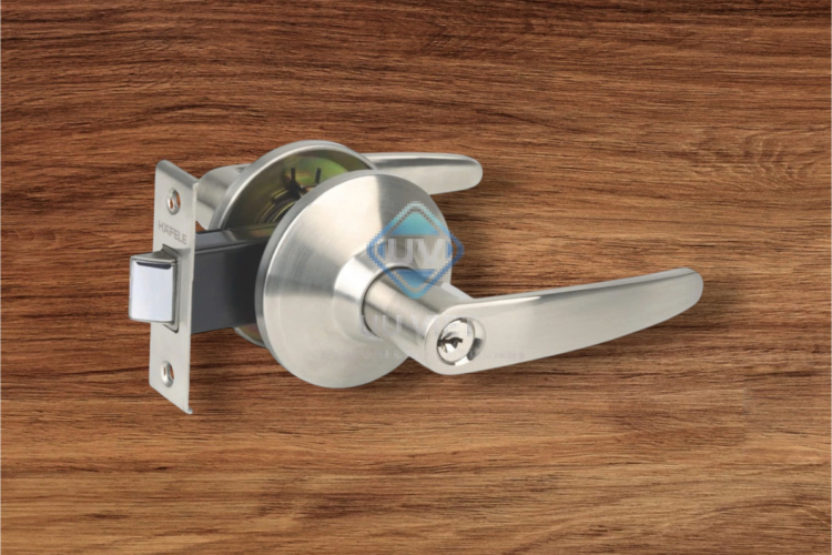 Tay nắm gạt DIY, Với 2 chốt chặn