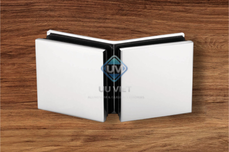 Bản lề cửa phòng tắm, Kẹp kính gắn kính 135°