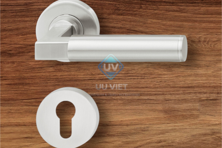 Tay gạt có nắp che